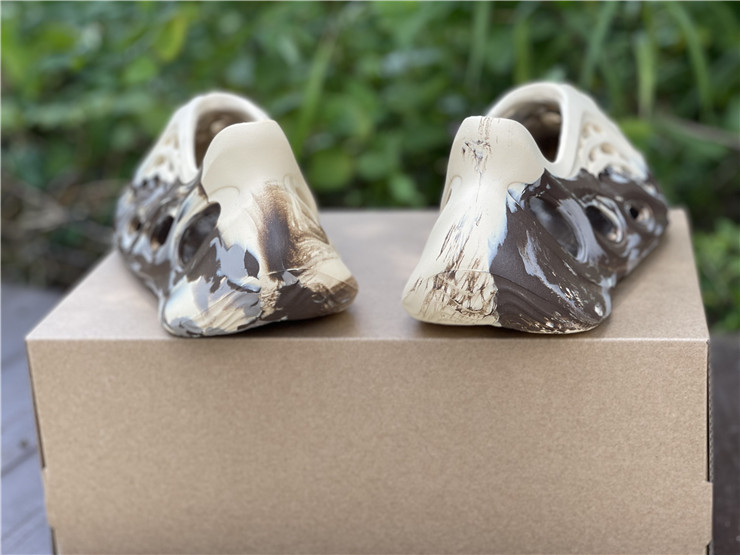 Yeezy Foam Runner “MX Cream Clay”