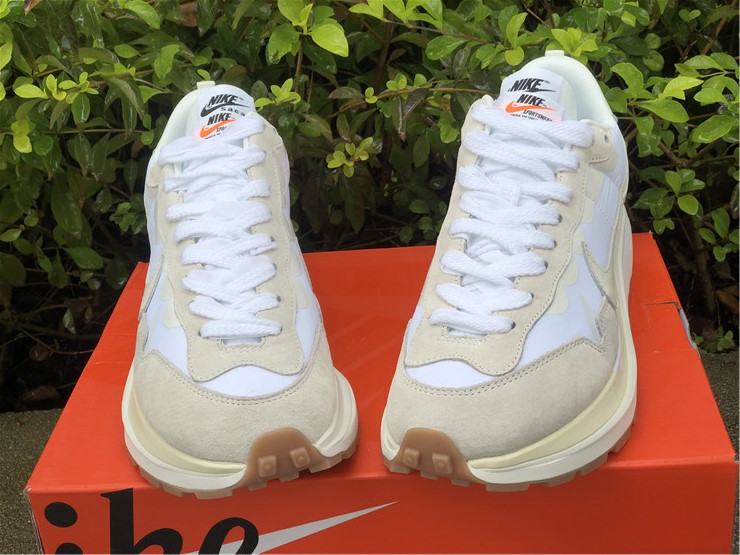Nike regasus vaporrly SP x Sacai ''Beige''