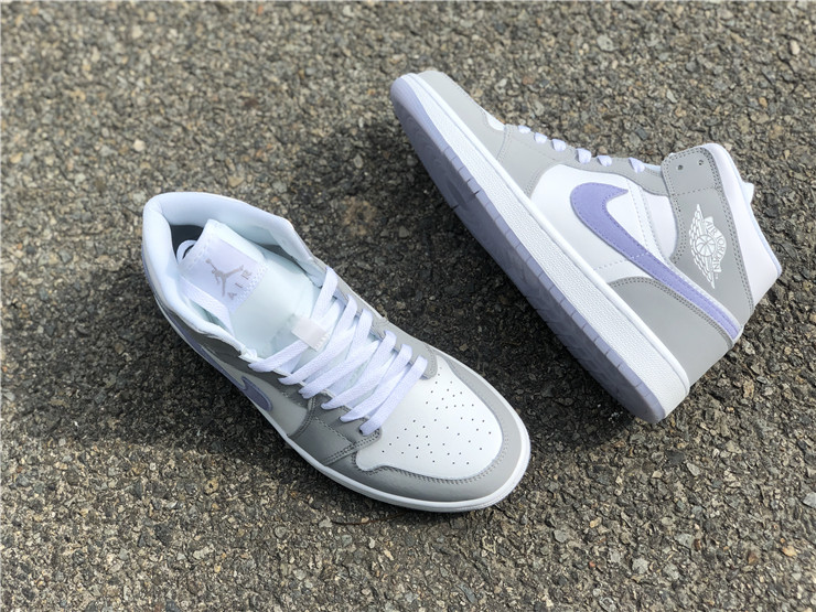 Air Jordan 1 Mid WMNS