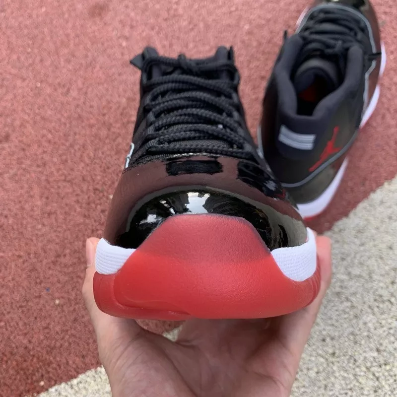 Air Jordan 11 Bred