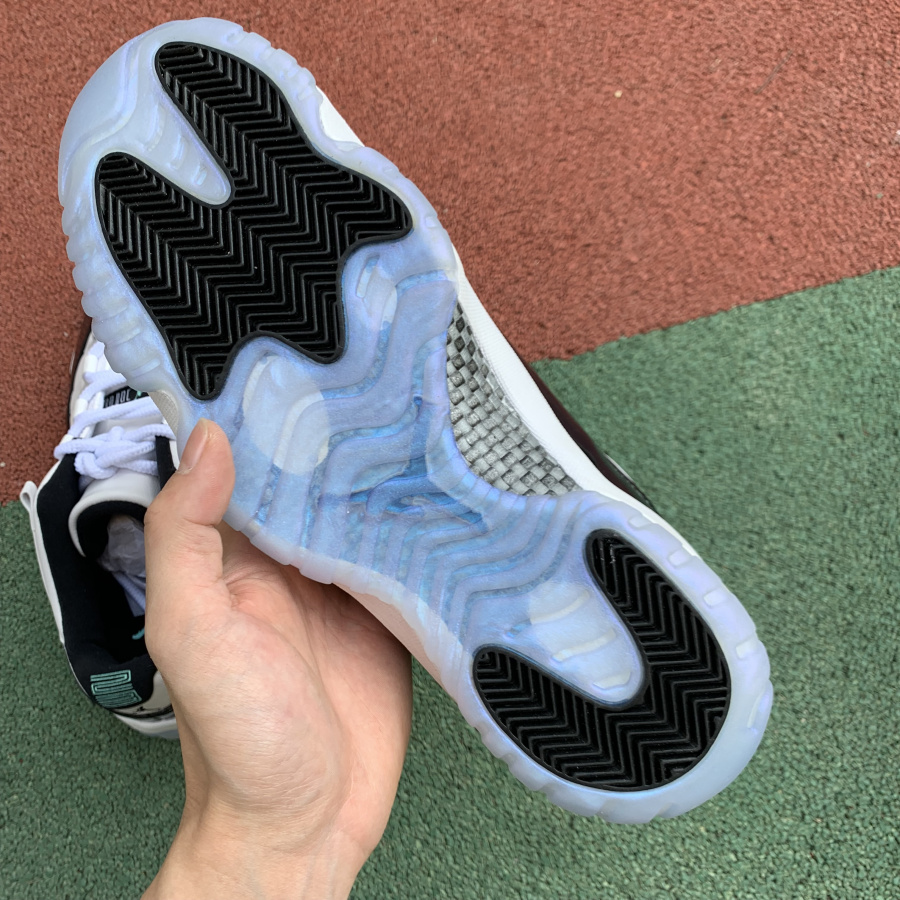 Air Jordan 11 Low Emerald