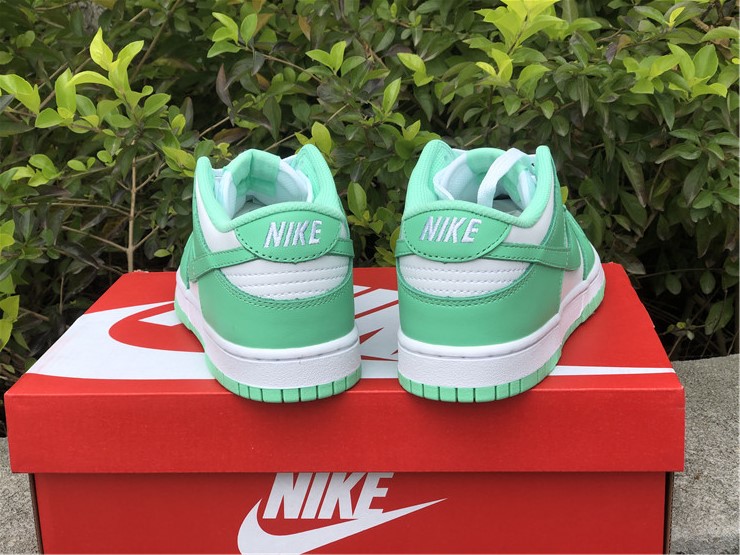 Nike Dunk Low WMNS “Green Glow”