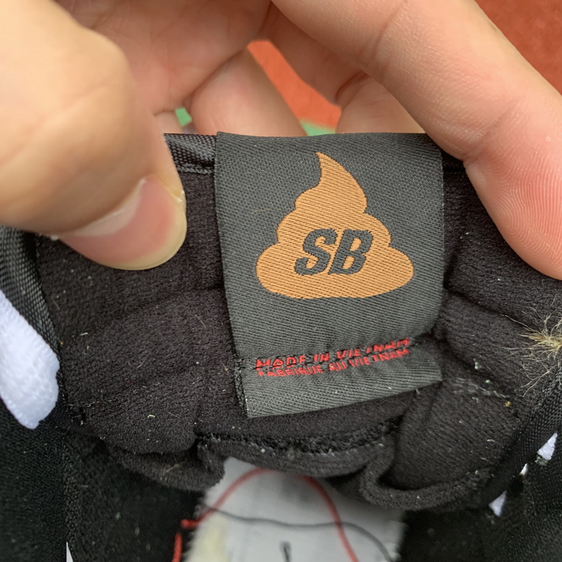 Nike SB Dunk High Dog Walker