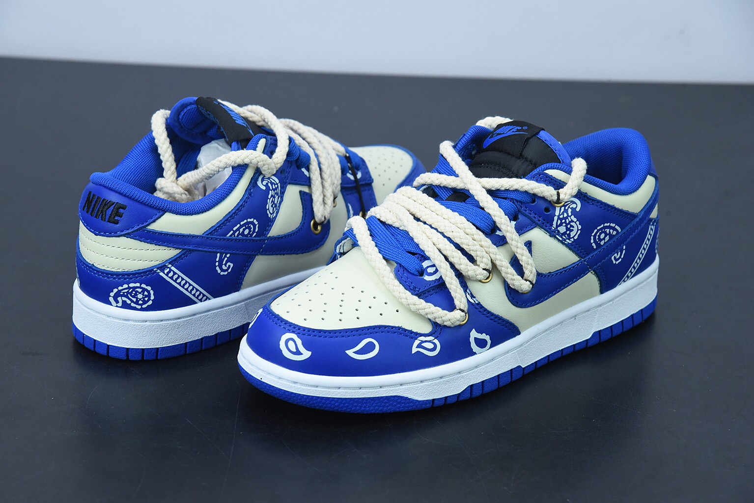 Nike SB Dunk Low Lot Red/White Paisleye