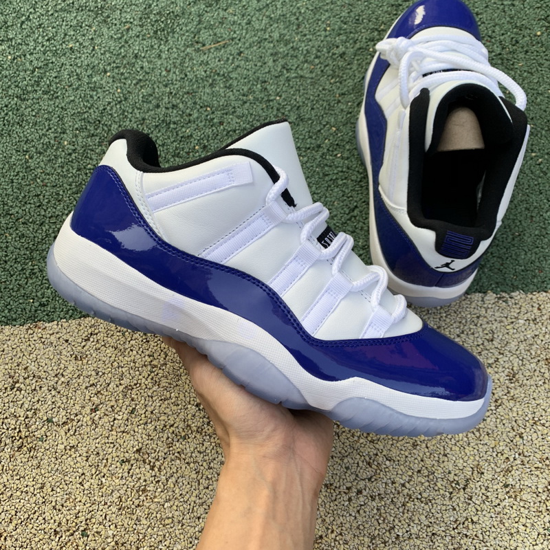 Air Jordan 11 Low WMNS “Concord”