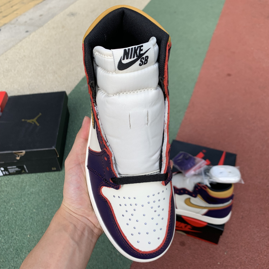 Nike SB x Air Jordan 1 Lakers GS