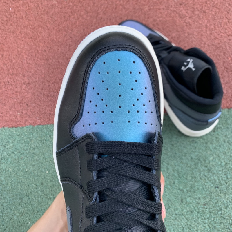 Jordan 1 Mid Shoes037