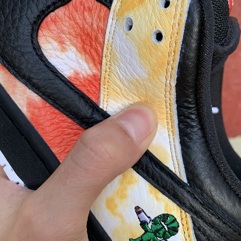 Nike SB Dunk Low Pro “Roswell Raygun”