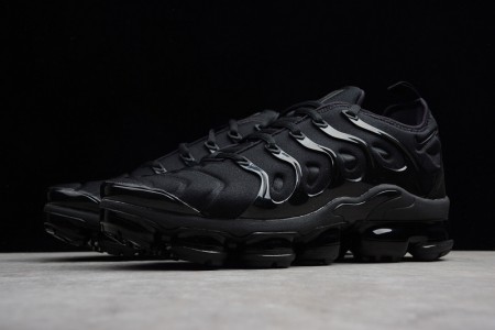 Nike Air VaporMax Plus Triple Black