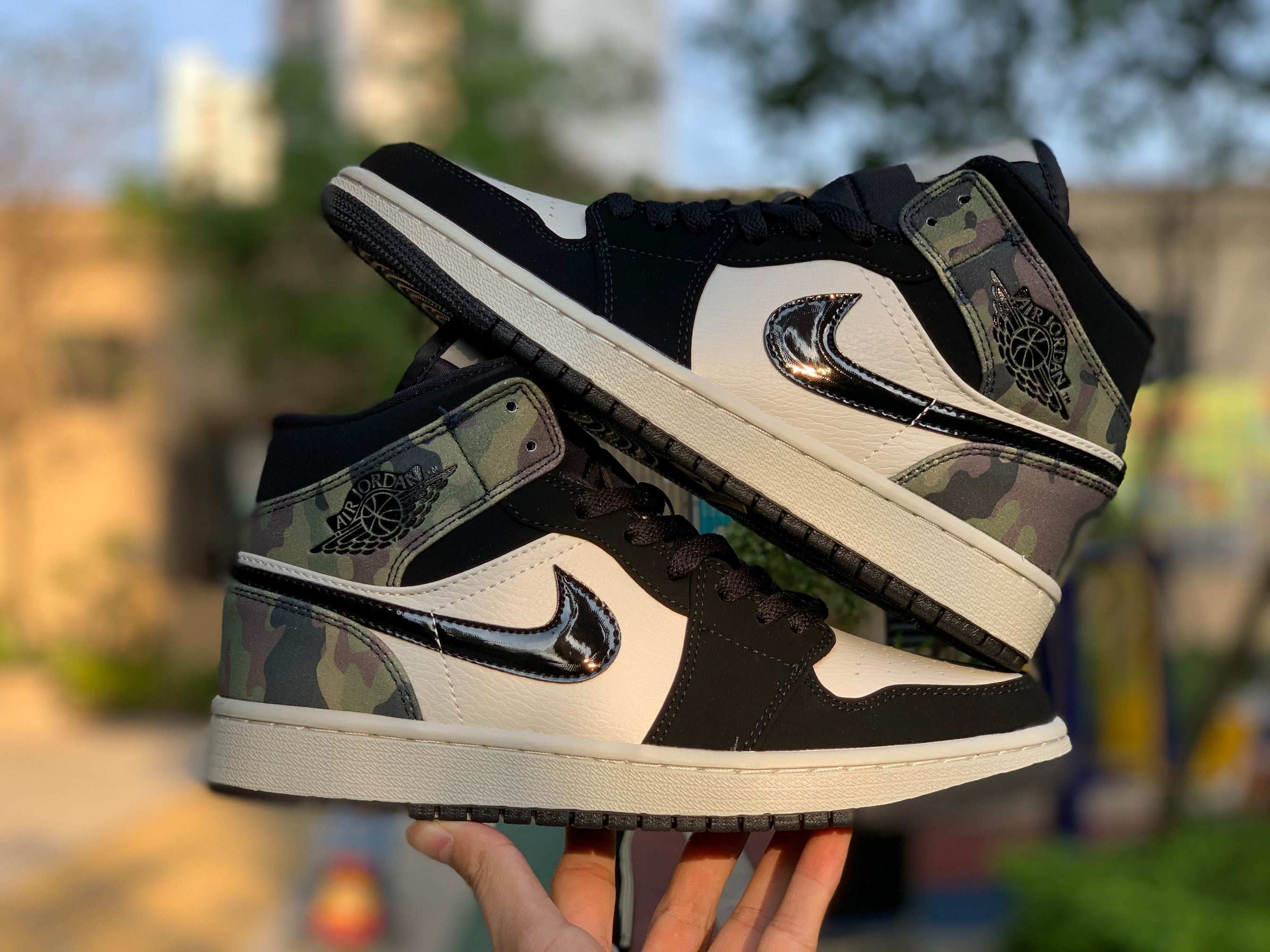 Jordan 1 Mid Camo