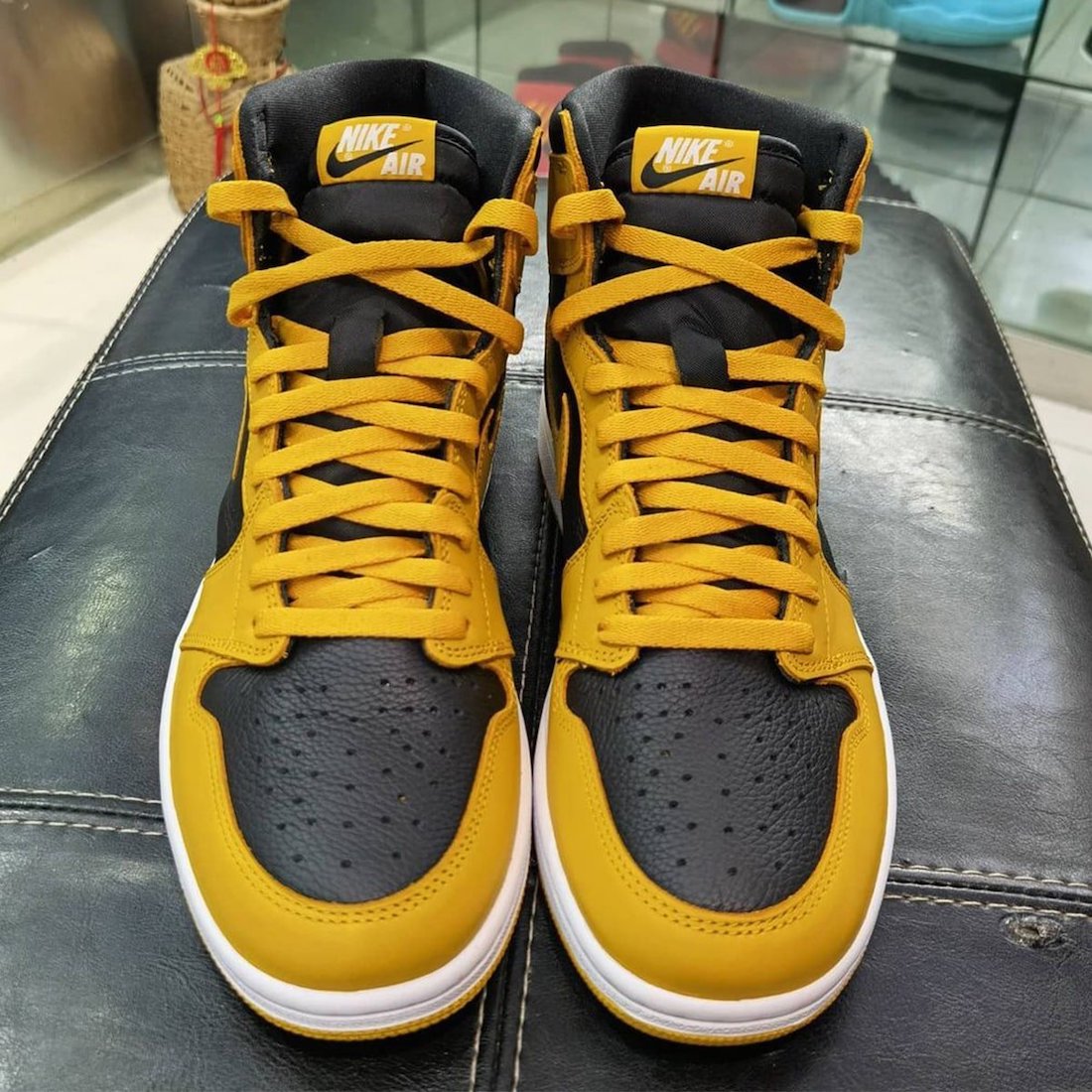 Air Jordan 1 High OG Pollen