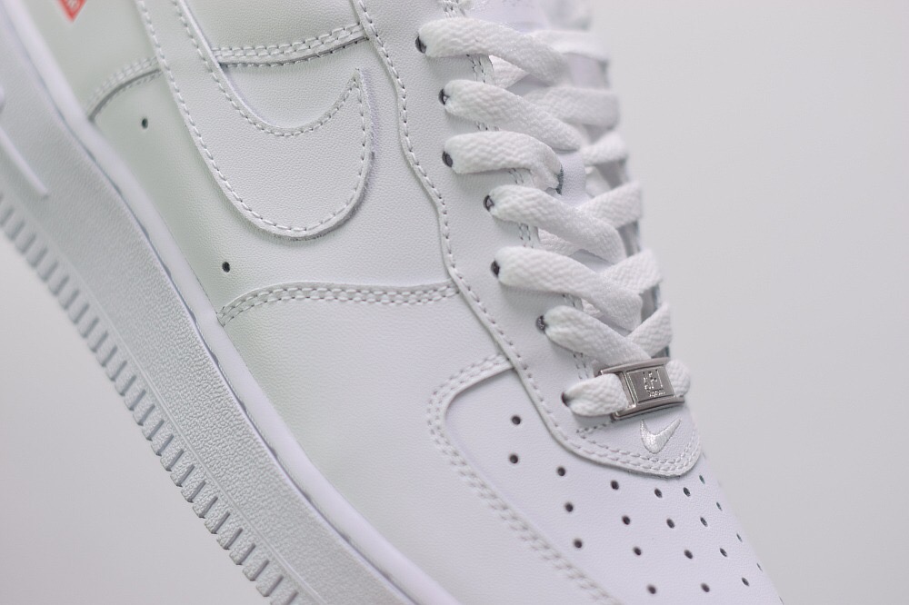 Nike Air Force 1 Low Supreme White