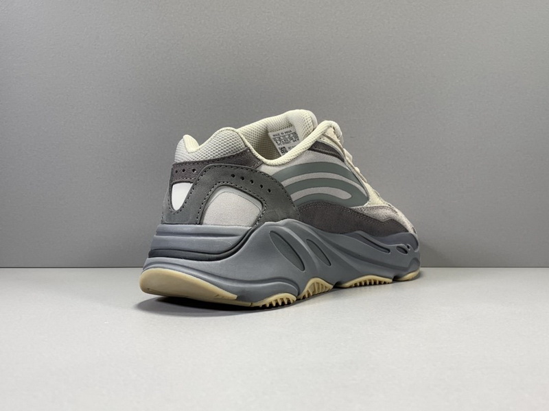 Yeezy 700 Boost Tephra