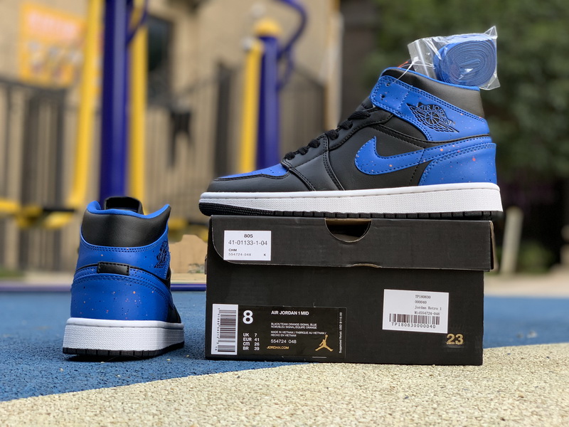 Jordan 1 Mid Shoes083
