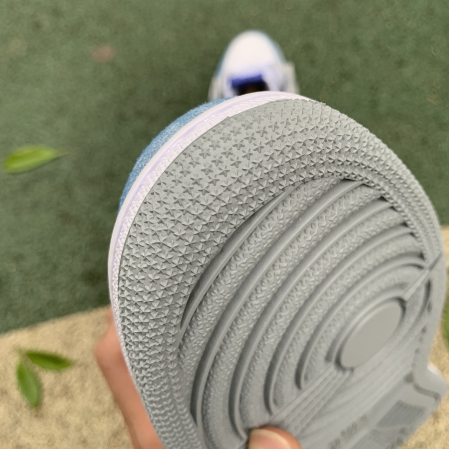 Air Jordan 1 High “Hyper Royal”GS