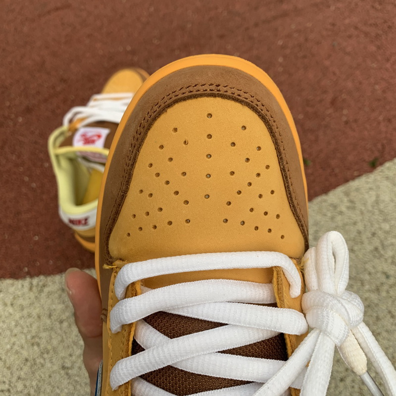 Nike SB Dunk Low Newcastle Brown Ale