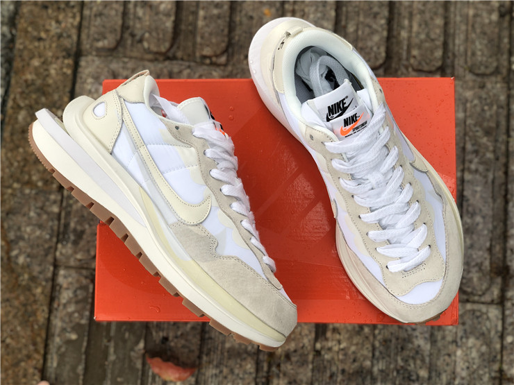Nike regasus vaporrly SP x Sacai ''Beige''