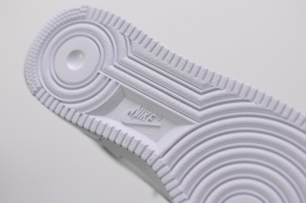 Nike Air Force 1 Low Supreme White