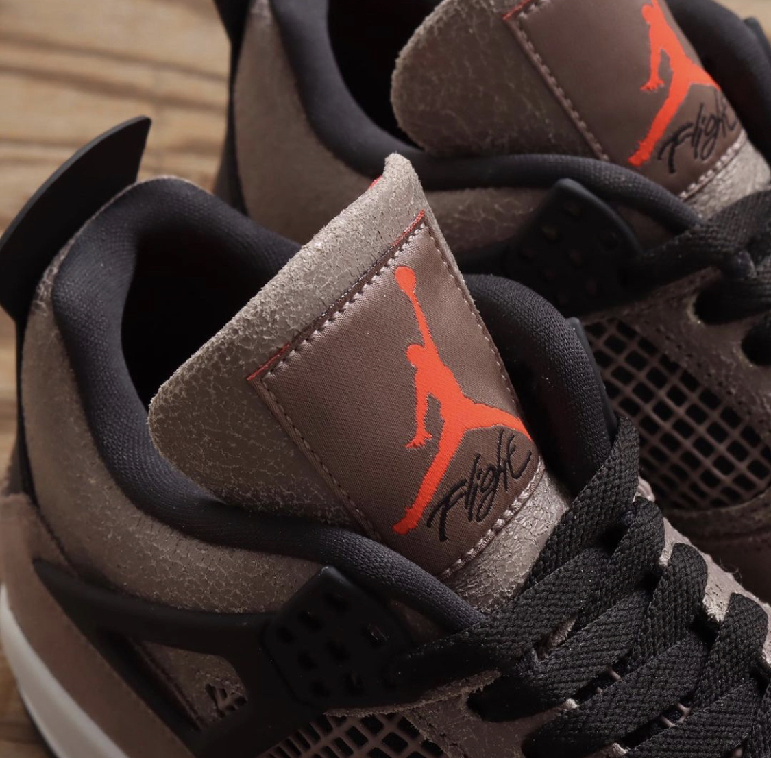 Air Jordan 4 Retro Taupe Haze