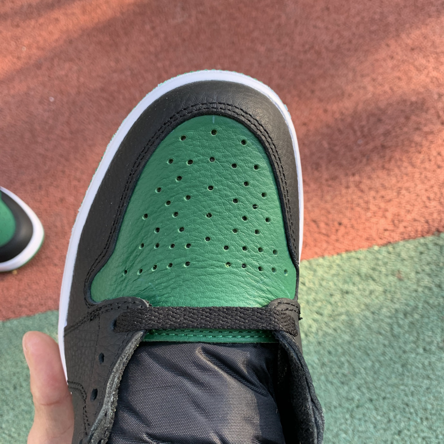 Air Jordan 1 Retro High OG “Pine Green” GS