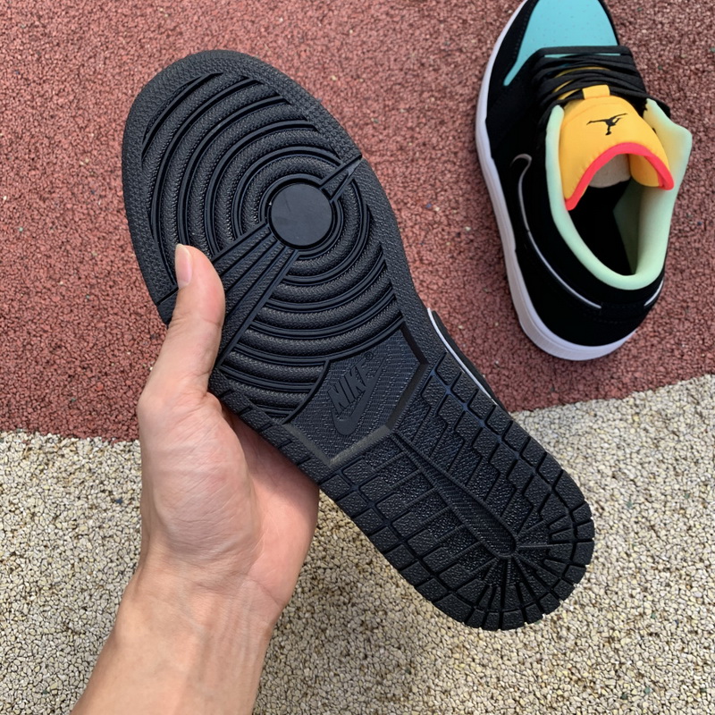 Air Jordan 1 Low shoes