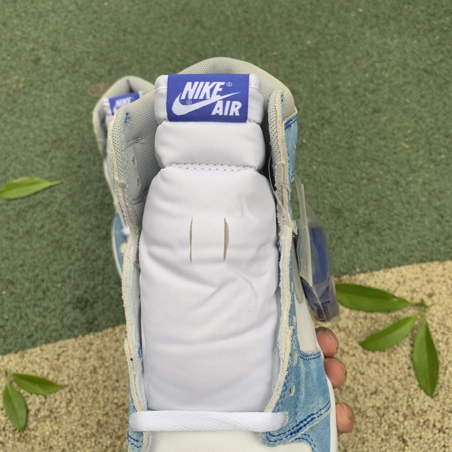 Air Jordan 1 High “Hyper Royal”GS