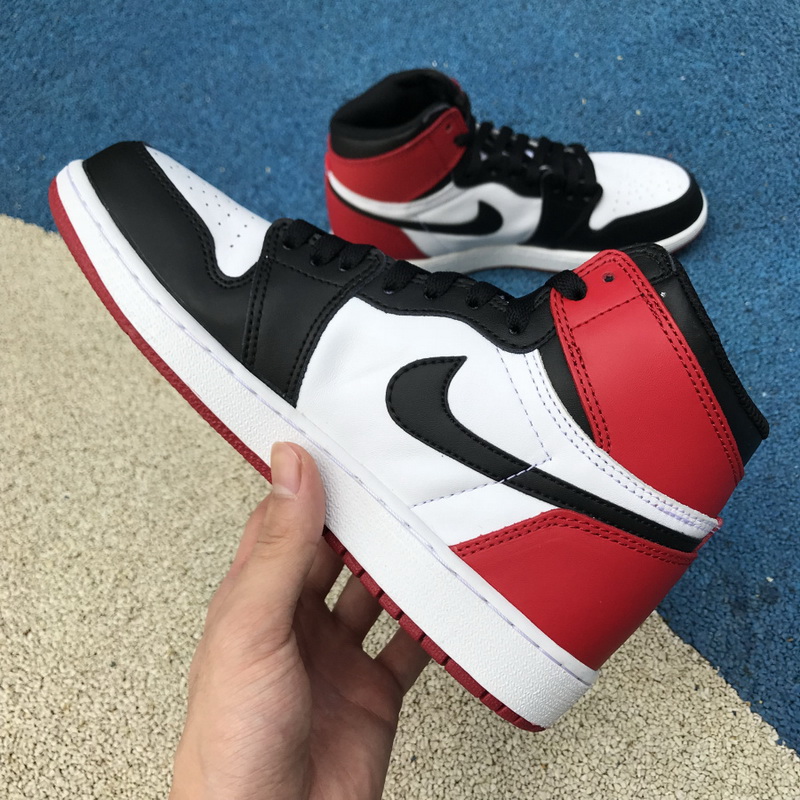 Air Jordan 1 Retro GS Black Toe