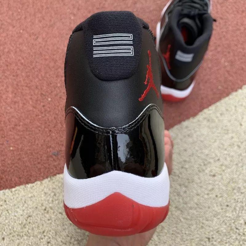 Air Jordan 11 Bred