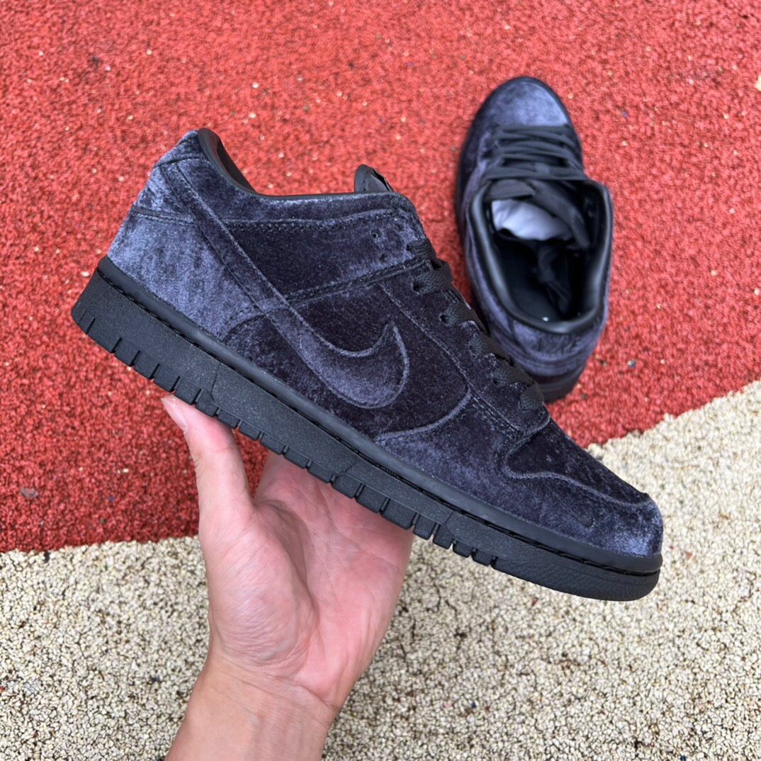 Nike SB Dunk Low Black Suede