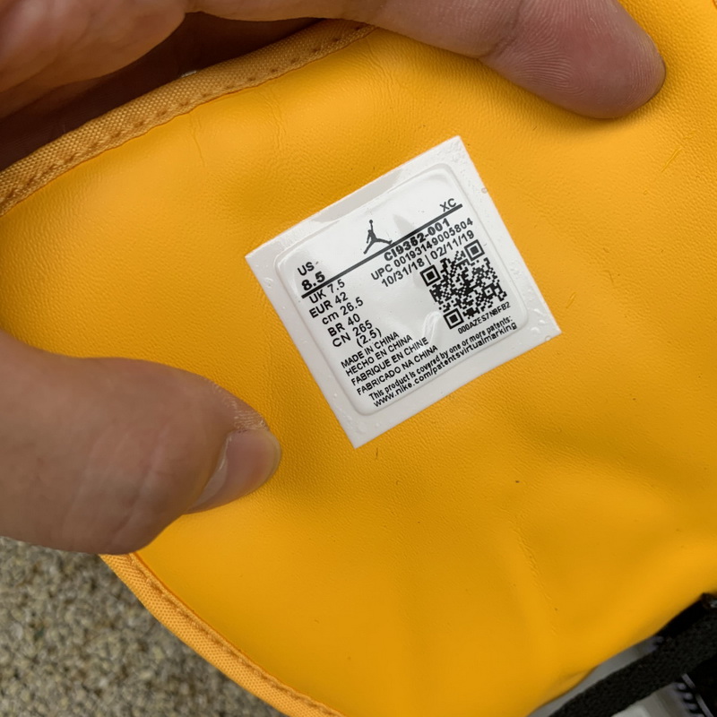 Jordan 1 Mid Shoes040