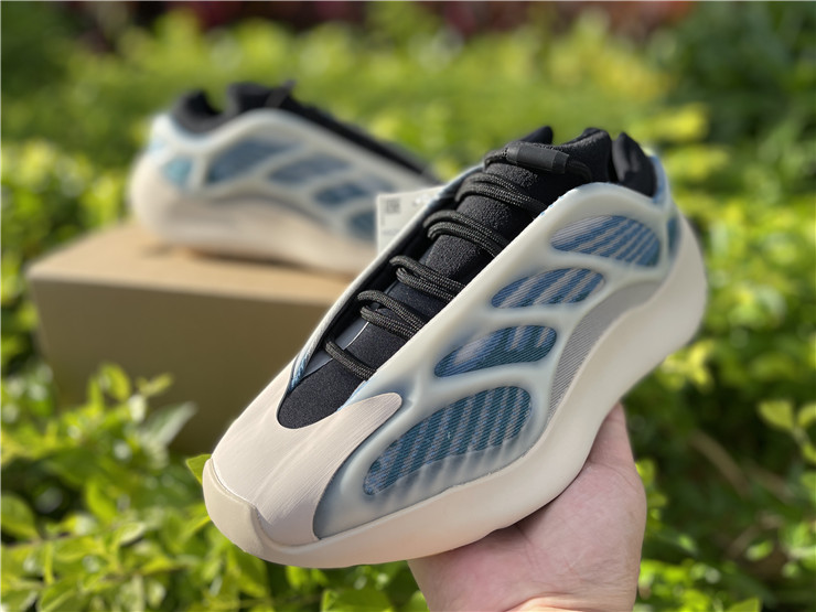 Yeezy 700 V3 ''Methylene blue''
