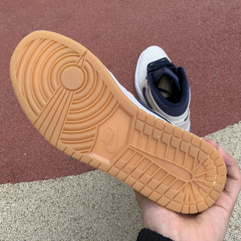 Jordan 1 Mid Shoes013