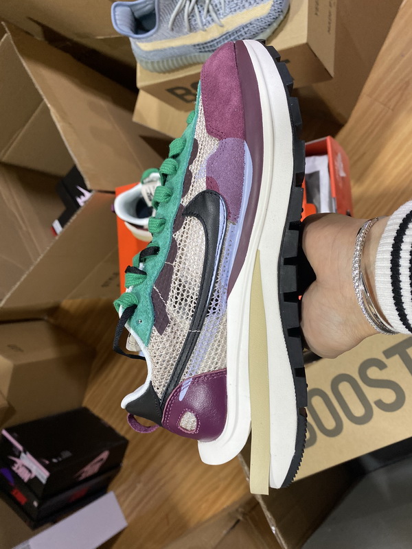 Sacai x Nike Vaporwaffle Villain Red Neptune Green