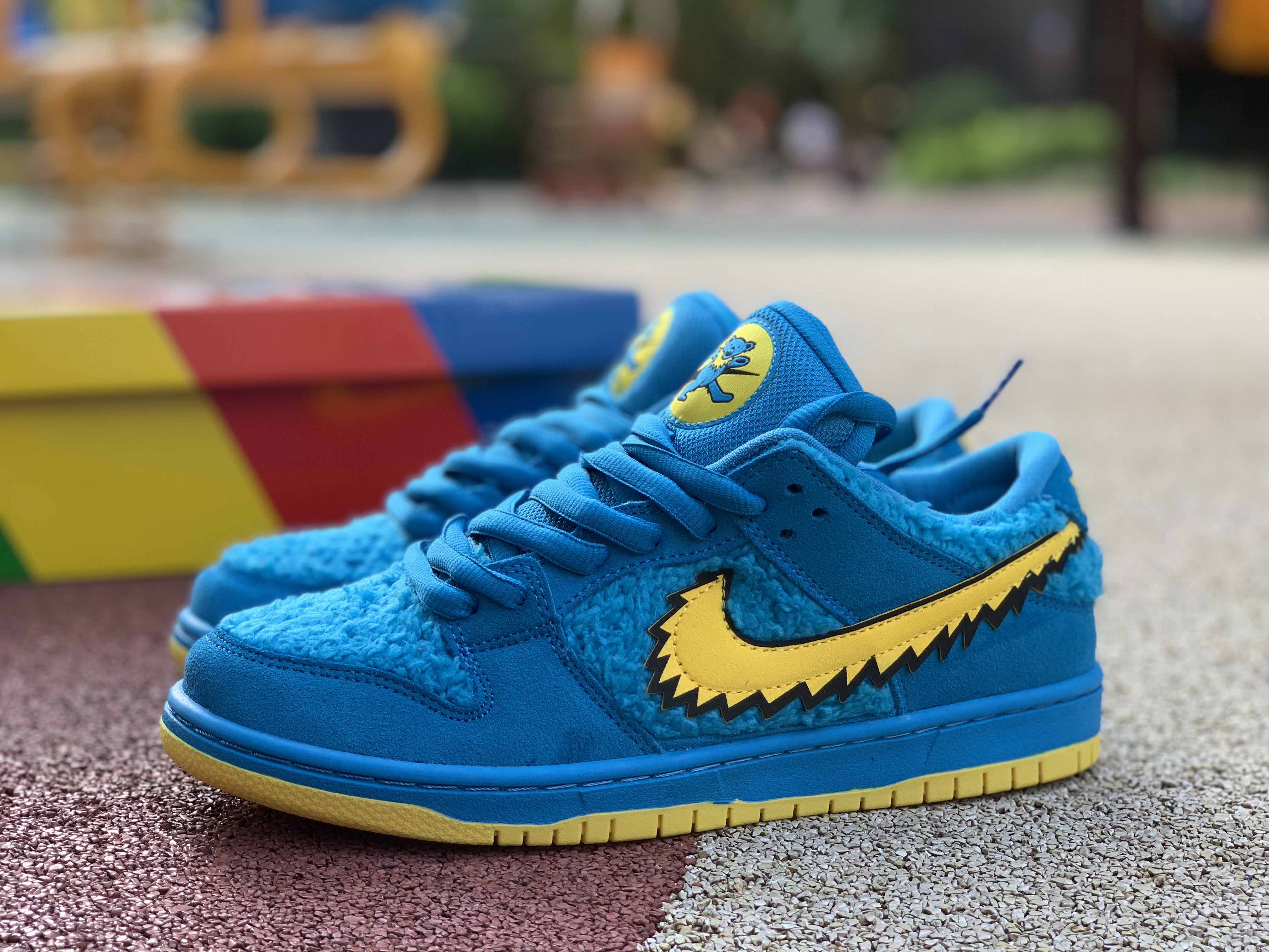 Grateful Dead x Nike SB Dunk Low “Blue Bear” GS