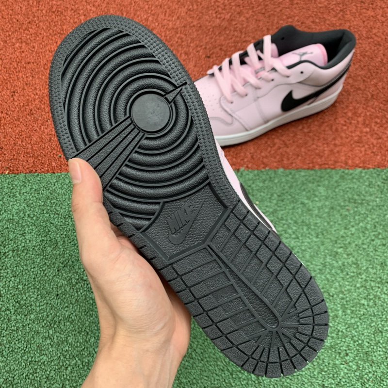 Air Jordan 1 Low shoes