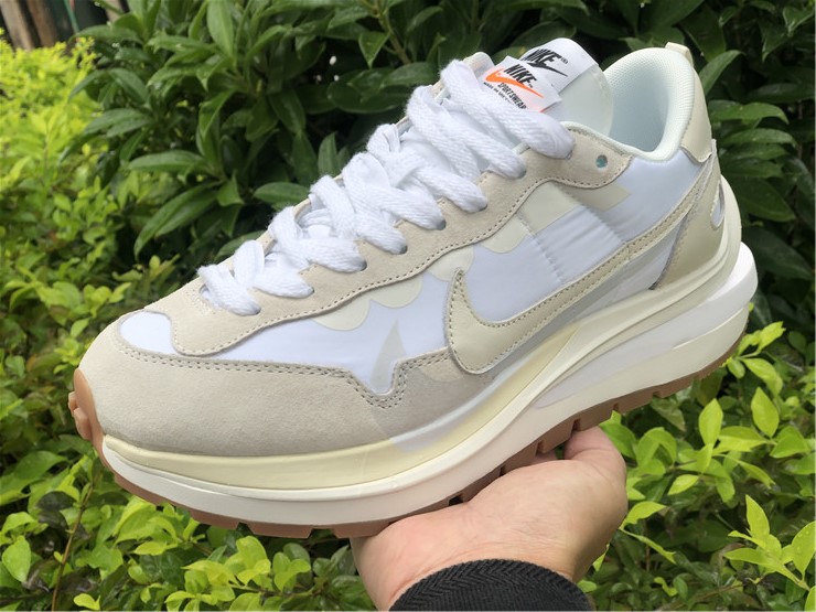 Nike regasus vaporrly SP x Sacai ''Beige''