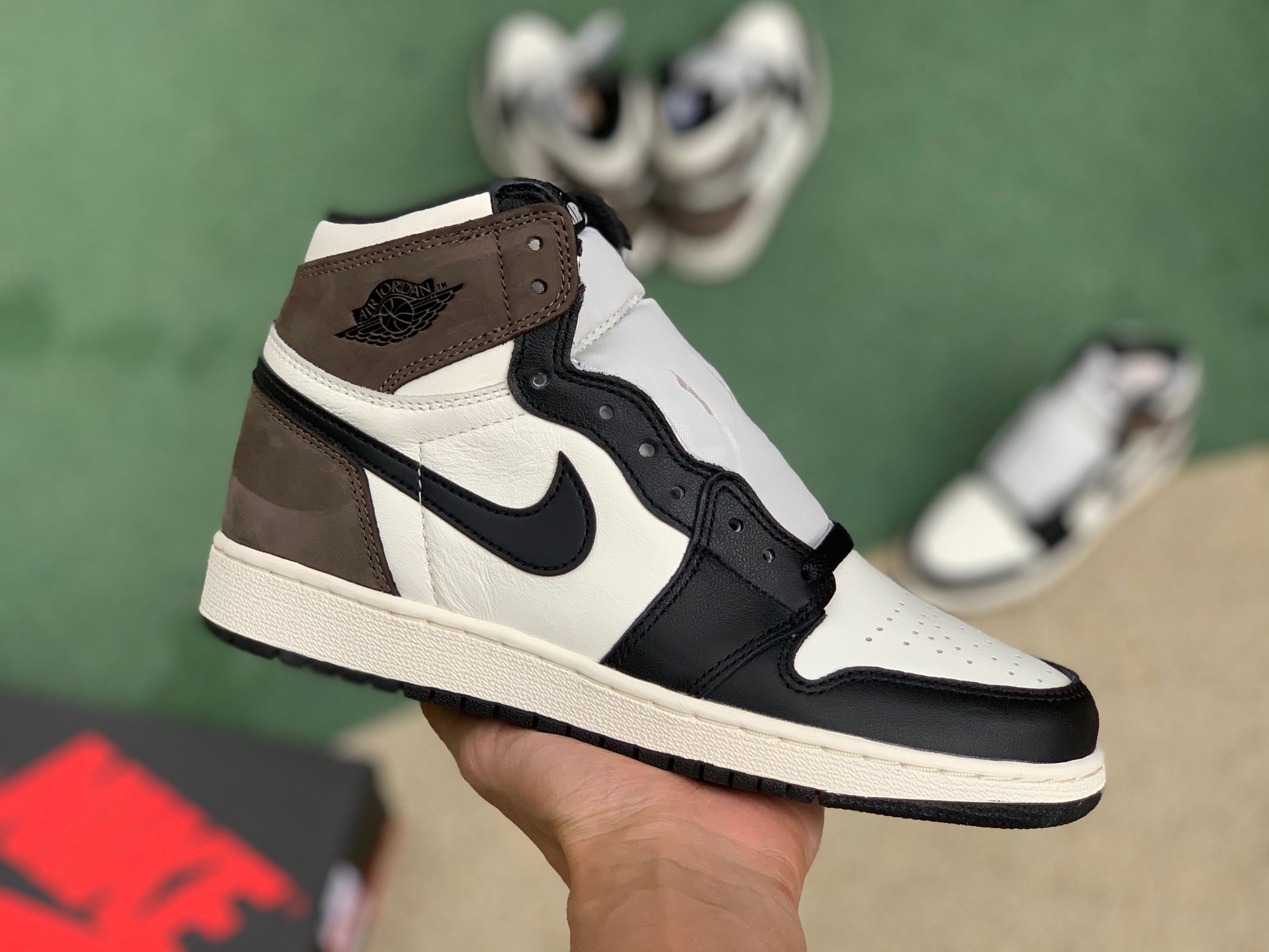 Air Jordan 1 High OG “Dark Mocha” GS