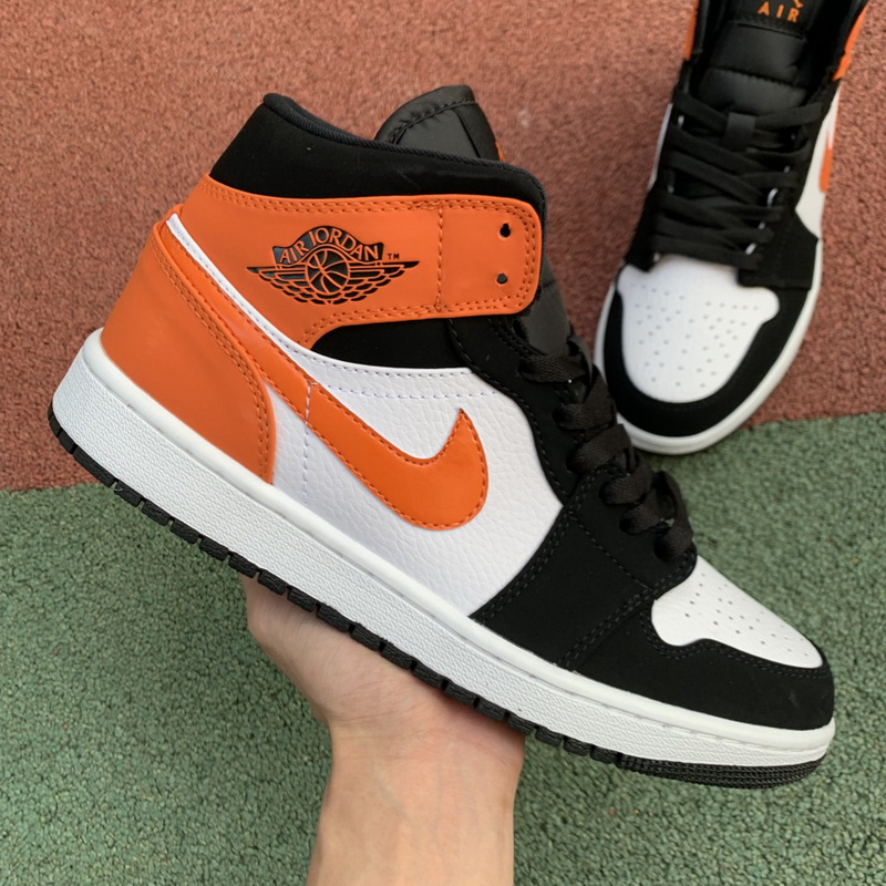 Jordan 1 Mid Shoes091