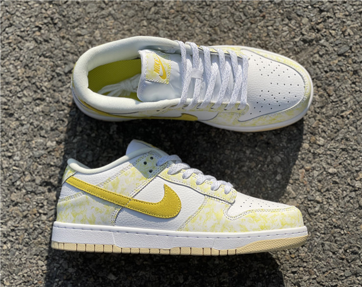 Wmns Dunk Low OG 'Yellow Strike'