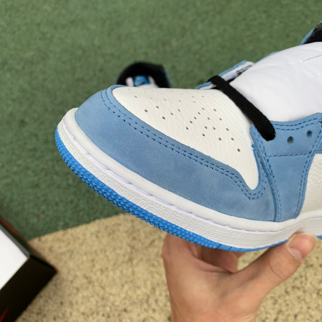 Air Jordan 1 High OG “University Blue”GS