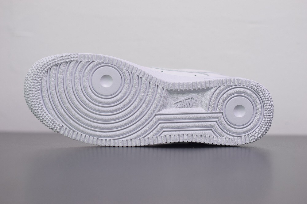 Nike Air Force 1 Low Supreme White