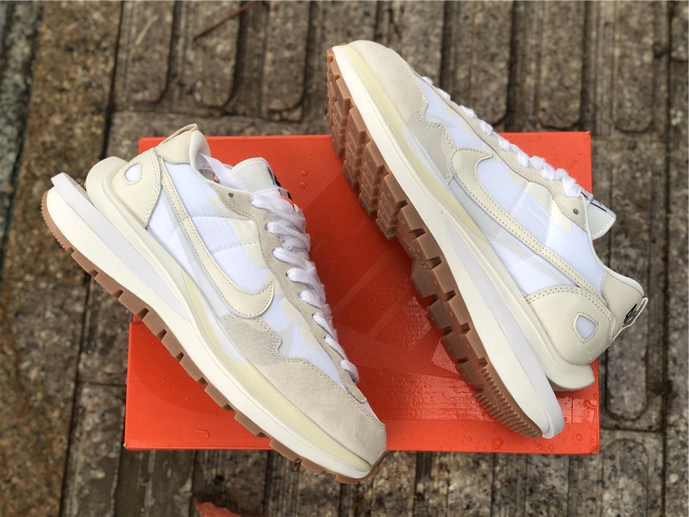 Nike regasus vaporrly SP x Sacai ''Beige''