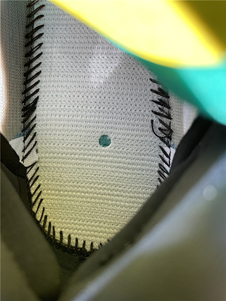 Yeezy 700 V3 ''Methylene blue''