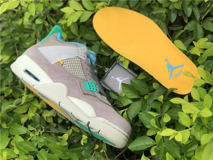 Union LA x Air Jordan 4 ''Taupe Haze''