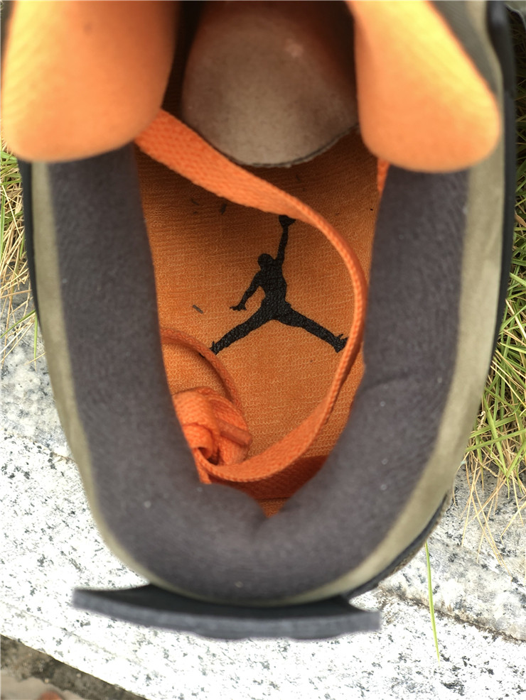 Air Jordan 4 UN UNFTD