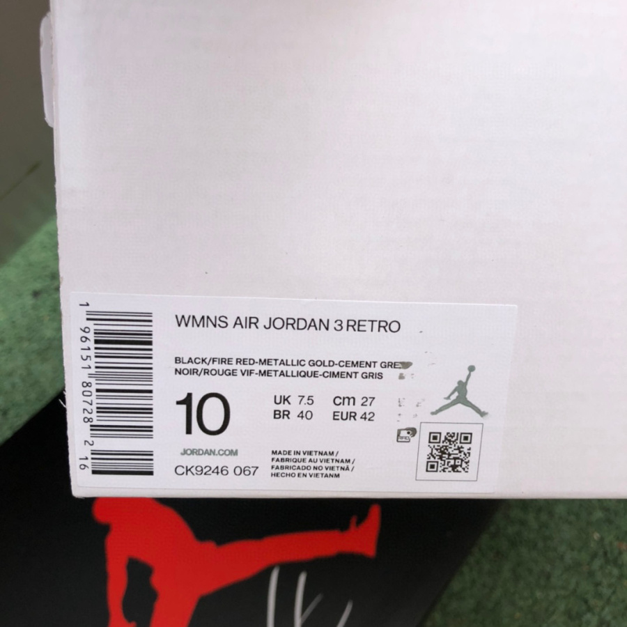 Air Jordan 3 WMNS “Black Gold”