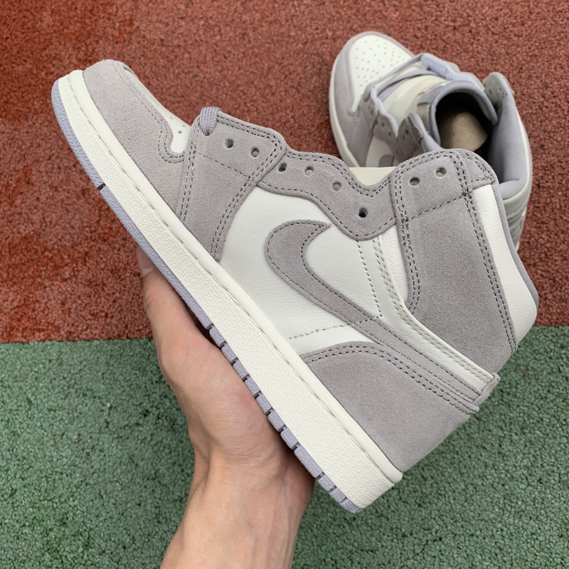 Jordan 1 Mid Shoes011