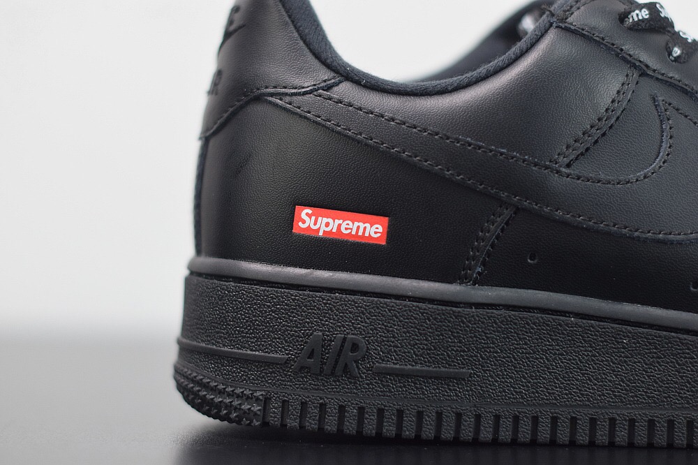 Nike Air Force 1 Low Supreme Black