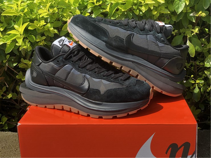Sacai x Nike VaporWaffle ''Black''