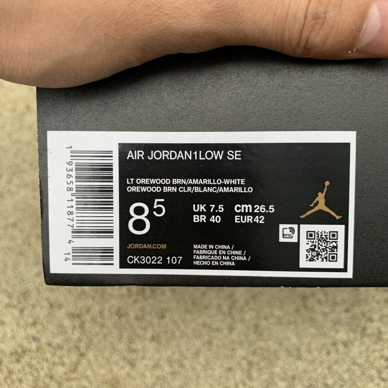 Air Jordan 1 Low shoes